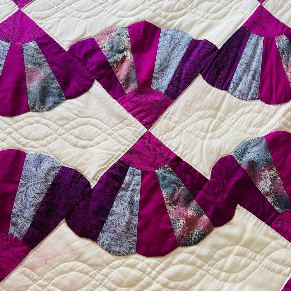 Vintage From 1970’s  Handmade King  Fan Quilt – 105” x 100” - Picture 4 of 14